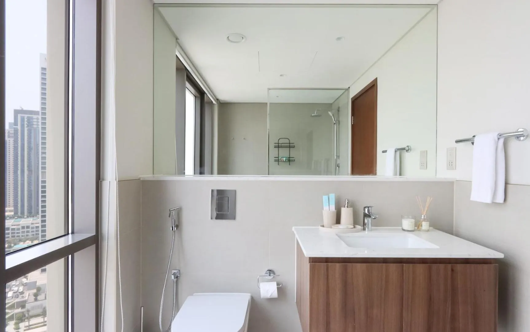 Apartment Livbnb - Comfort 2B In Vida Residences Creek Beach Dubai